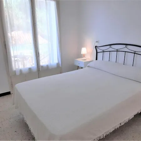 Familiar Cerca De La Playa En Con Aparcamiento Y Mascotas Permitidas - Es-170-2 Apartment Llanca